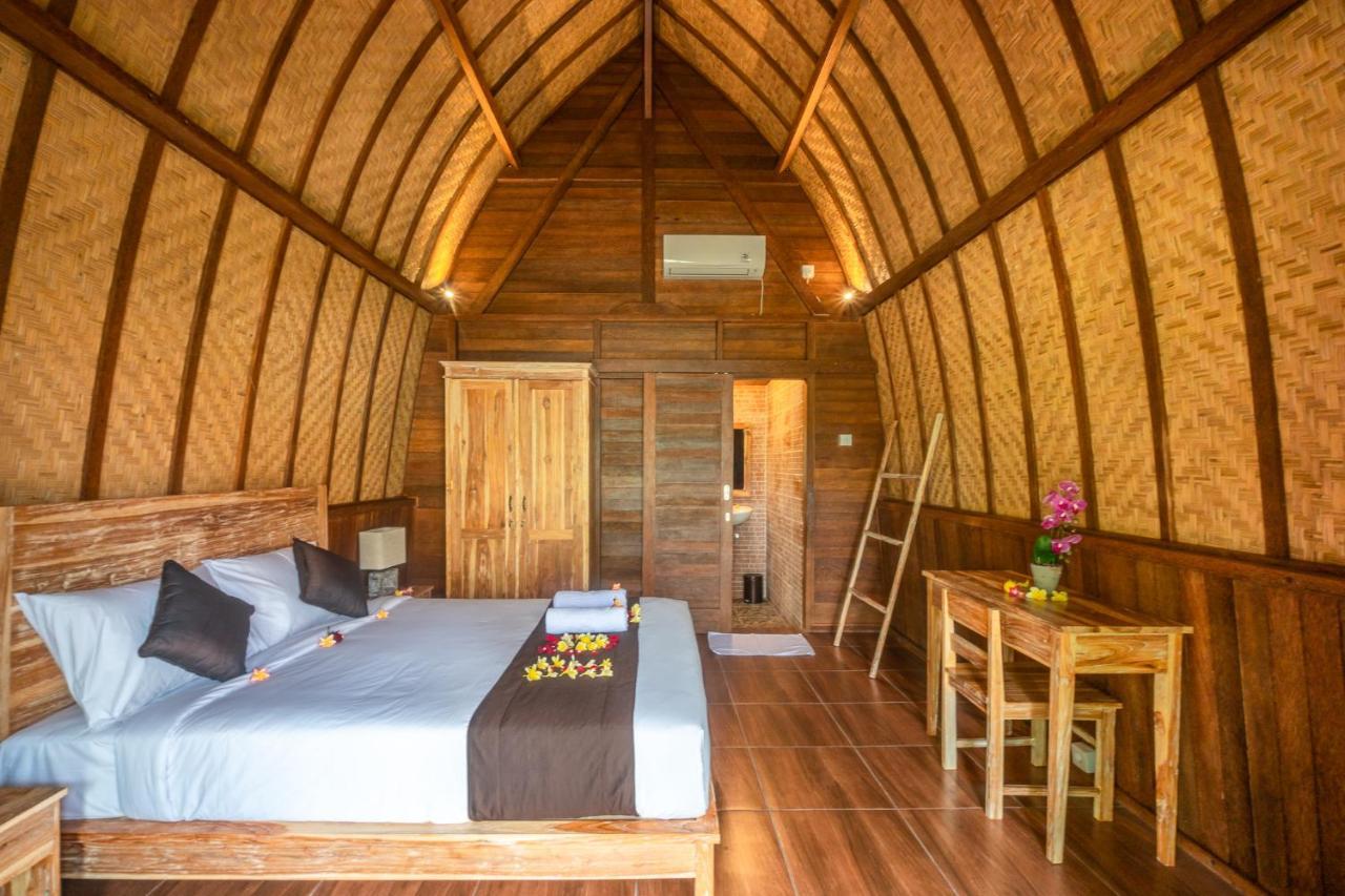 Wooden Puri Guesthouse ウルワツ エクステリア 写真