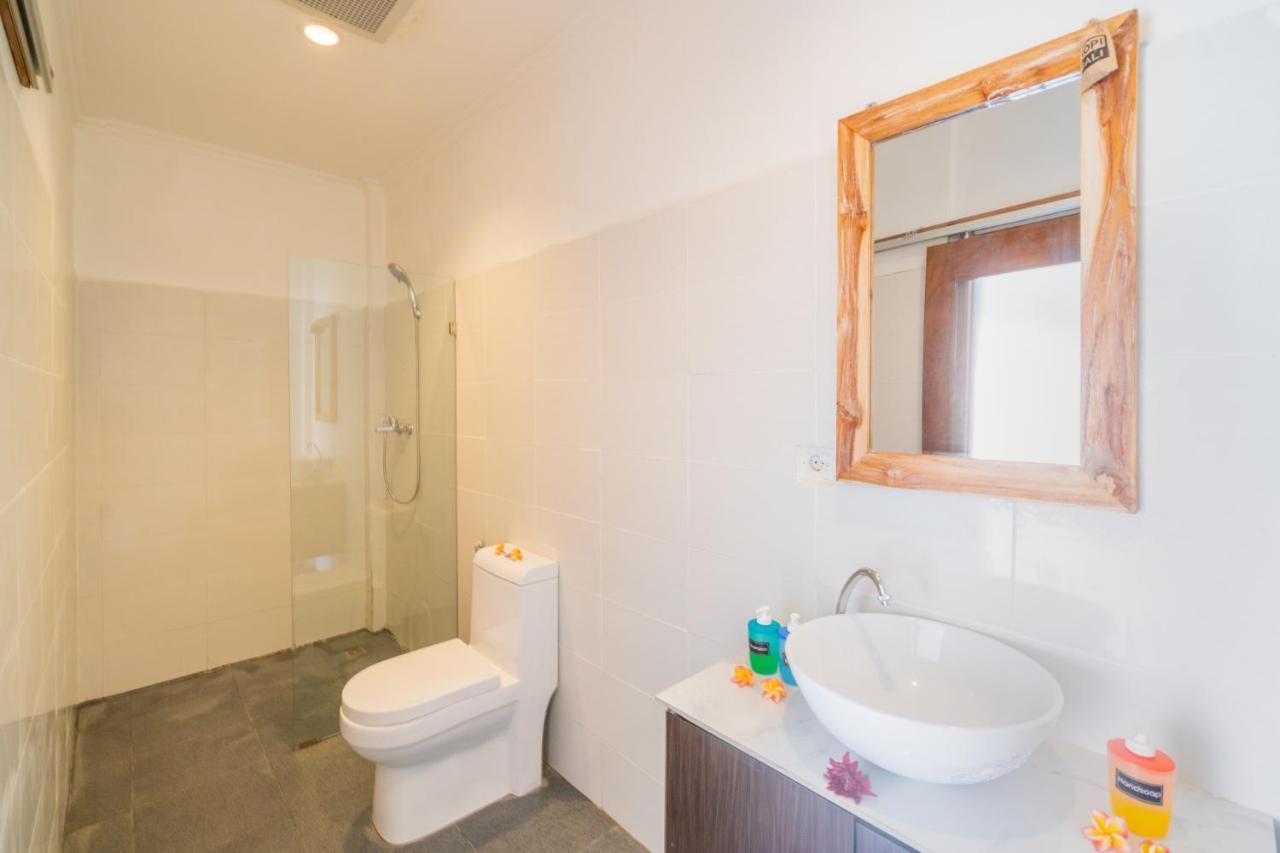 Wooden Puri Guesthouse ウルワツ エクステリア 写真