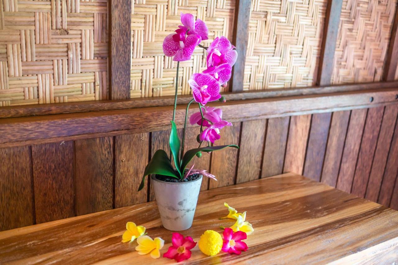 Wooden Puri Guesthouse ウルワツ エクステリア 写真