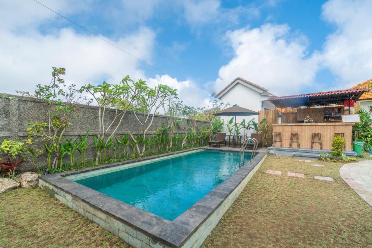 Wooden Puri Guesthouse ウルワツ エクステリア 写真