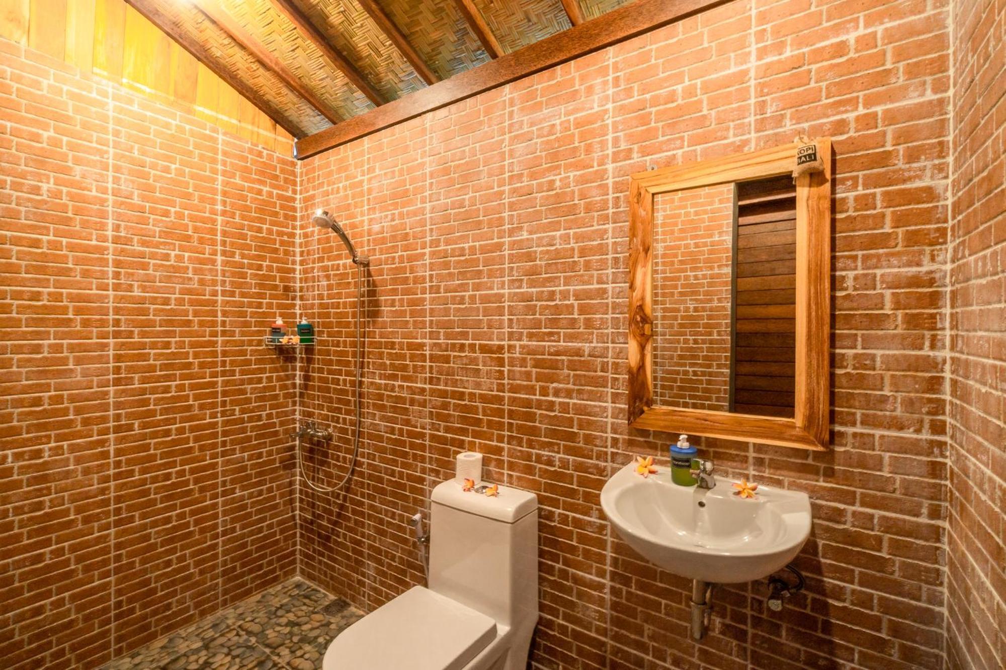 Wooden Puri Guesthouse ウルワツ エクステリア 写真