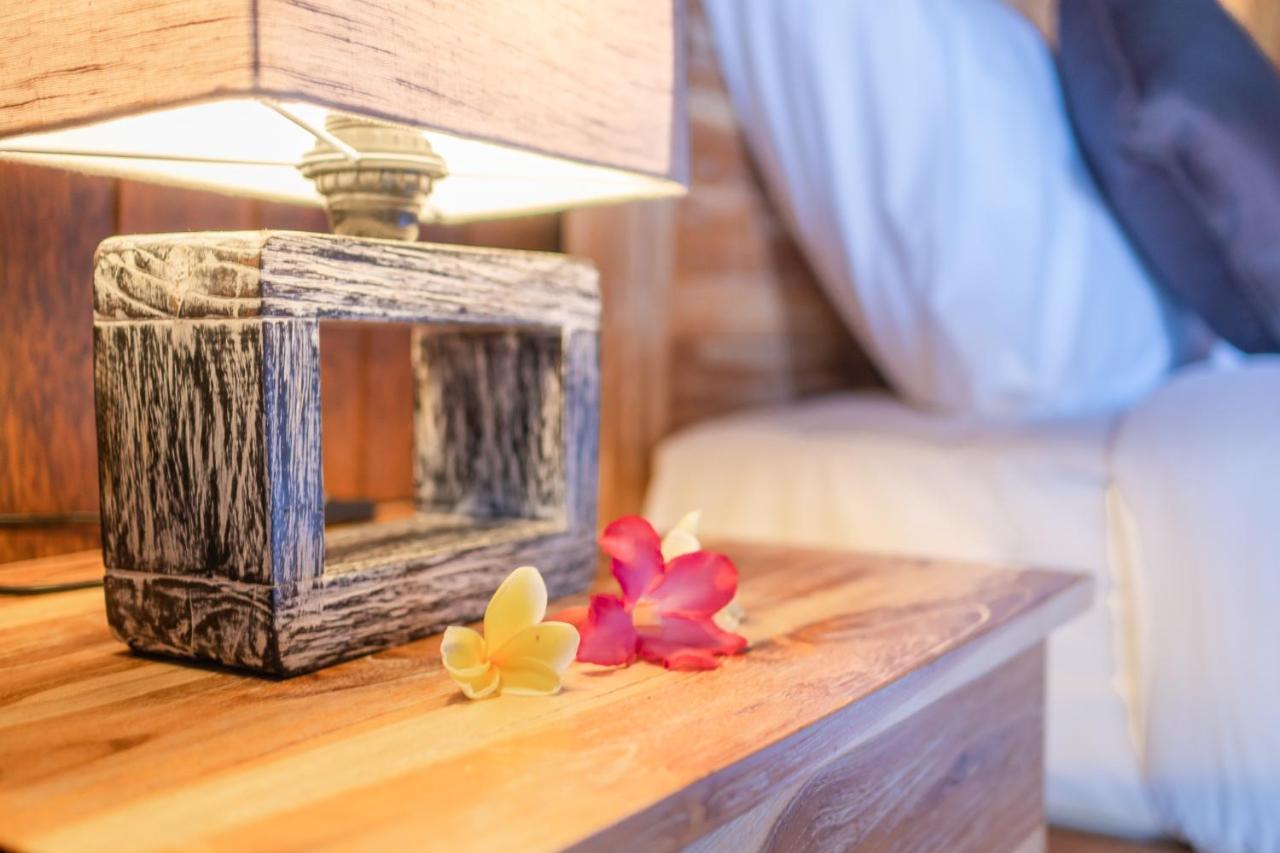 Wooden Puri Guesthouse ウルワツ エクステリア 写真